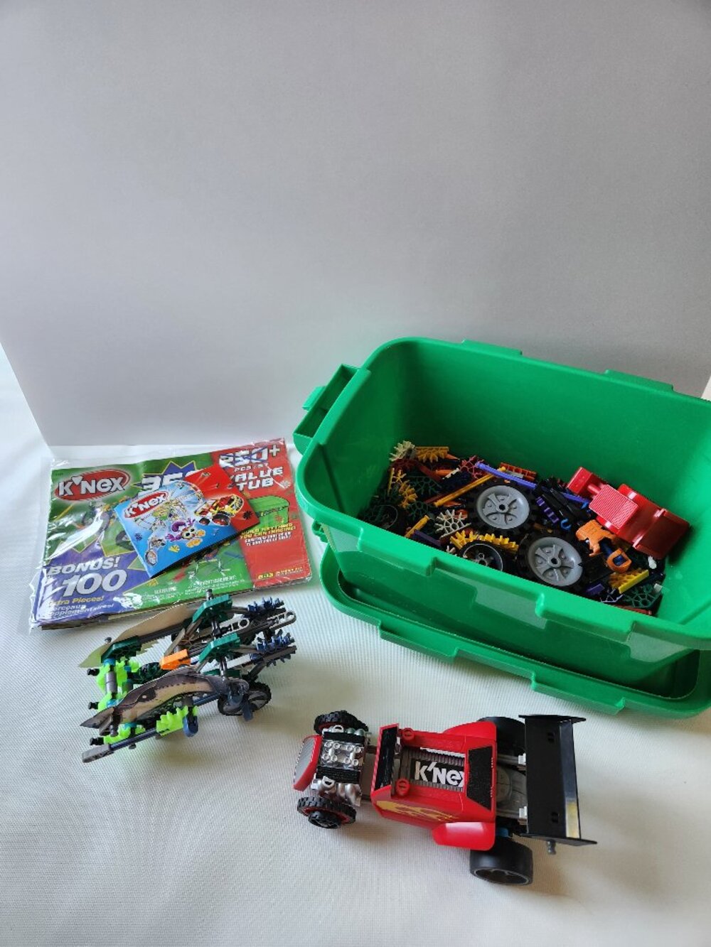 K’NEX Building Toy Lot 420+ Pieces Manuals & 2 Partial Builds Storage Tub